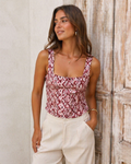 Top estampado com decote quadrado